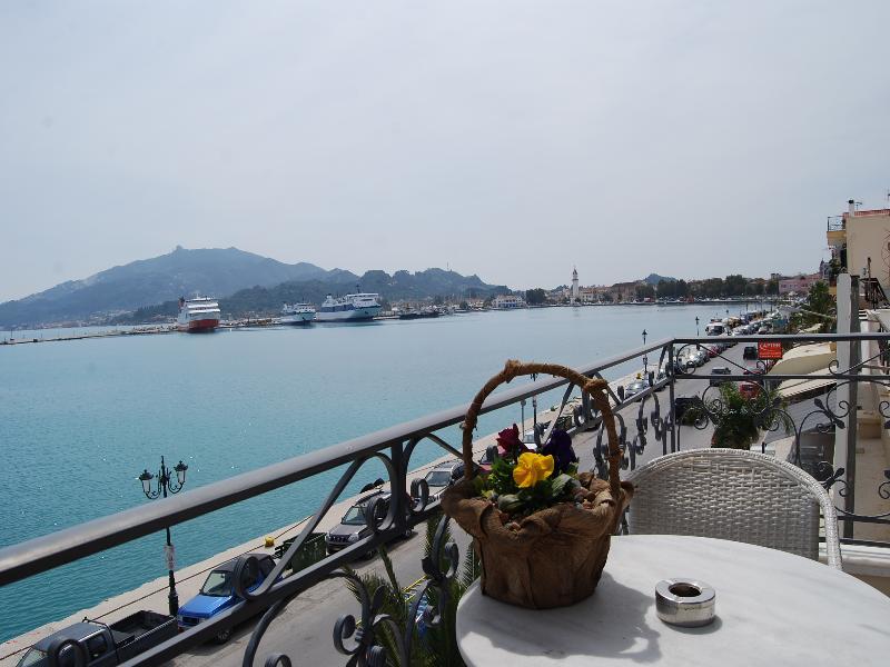 Dali Hotel 3*